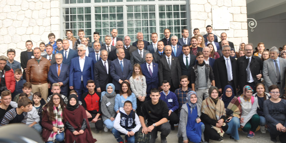FOTO Haber | Çavuşoğlu'nun Batı Trakya ziyaretinden kareler - Celal Bayar Lisesi